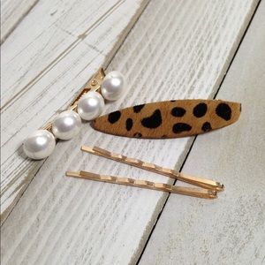 Leopard and pearl barrette set